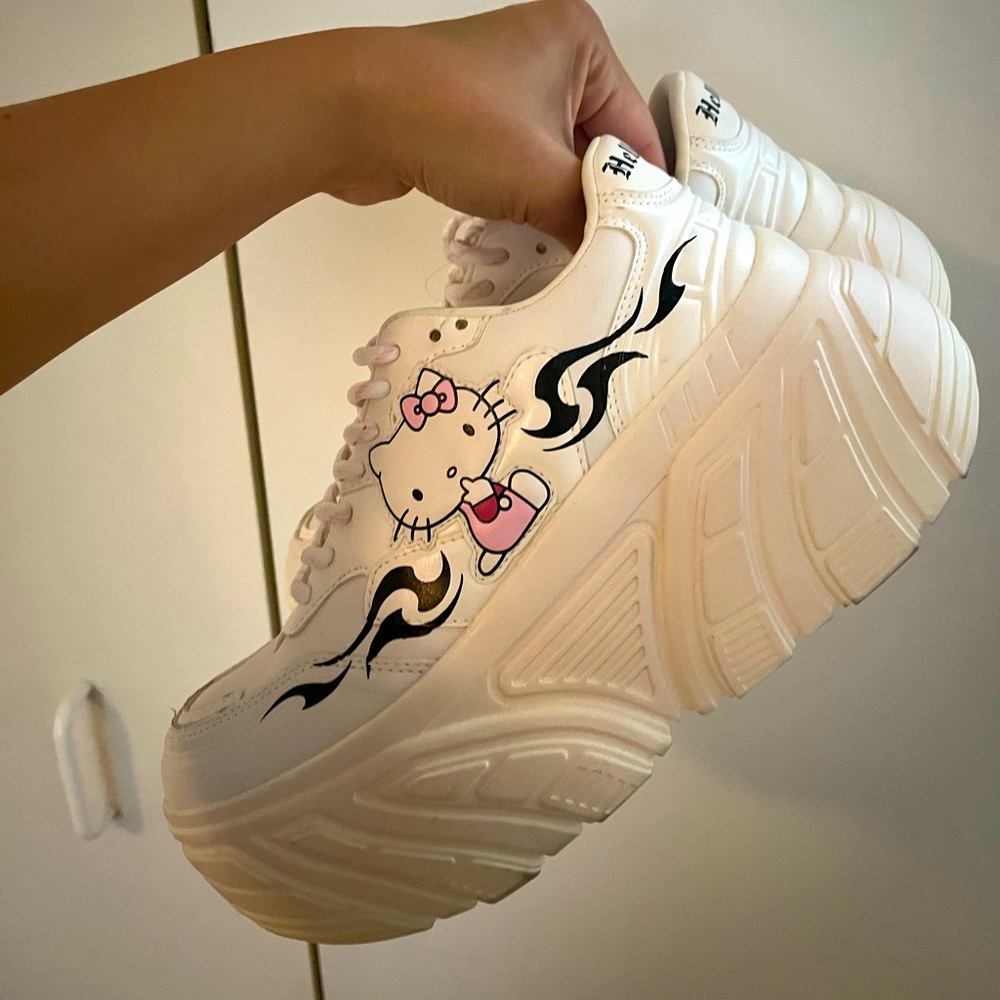 Hello Kitty Bershka Platform Sneakers Size 38 / 7